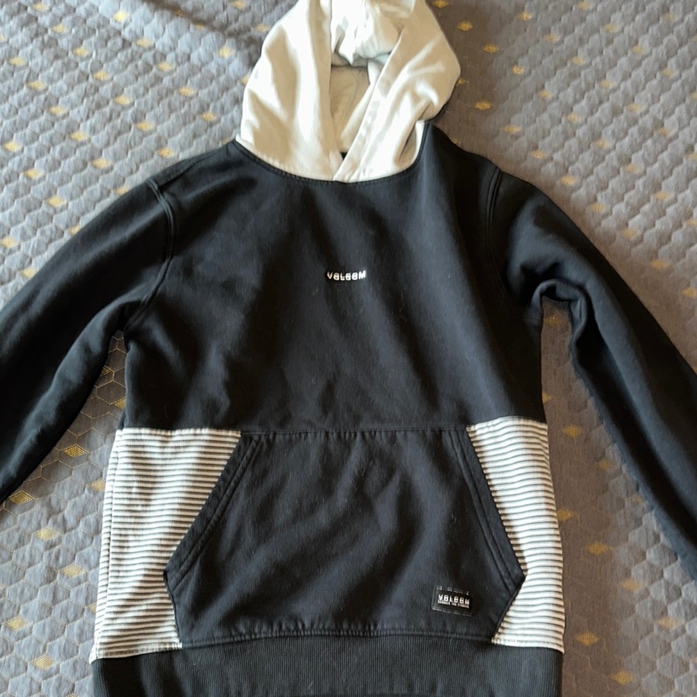 Volcom Boy’s Black and Gray Hoodie‎ Sweater